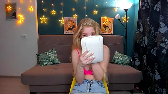 Snapshot of Xloe_Queen chatting on 13, 1, 2025 Xloe Queen online show from 13, 1, 2025