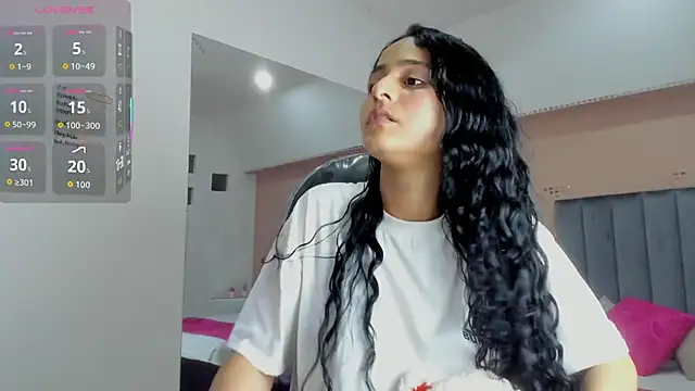 Giselle Roldan online show from 15, 11, 2025