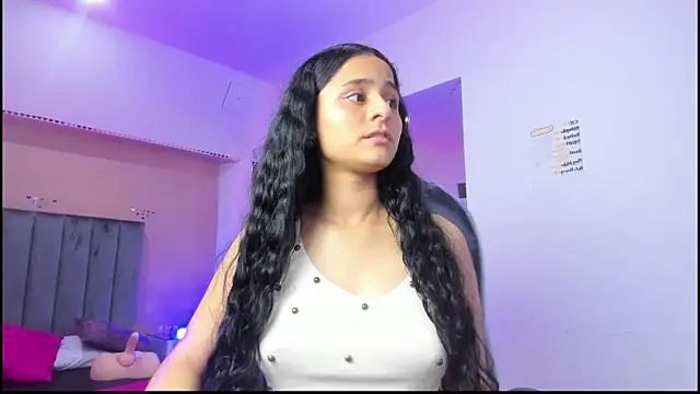 Giselle Roldan online show from 7, 2, 2026