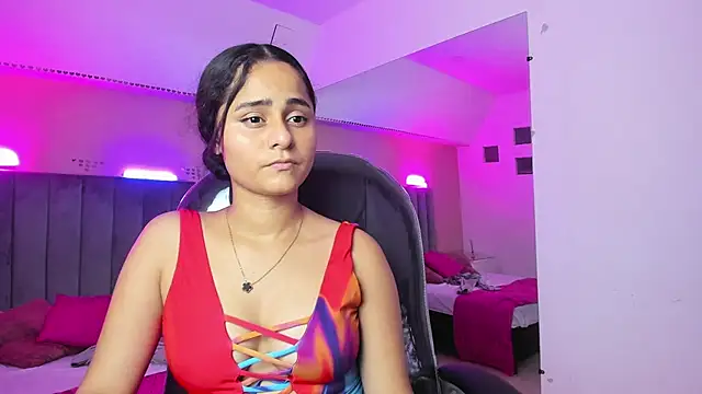 Snapshot of Giselle_Roldan chatting on 6, 6, 2026 Giselle Roldan online show from 6, 6, 2026