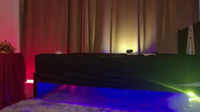 Snapshot of Little_maeve chatting on 5, 11, 2025 Little maeve online show from 5, 11, 2025