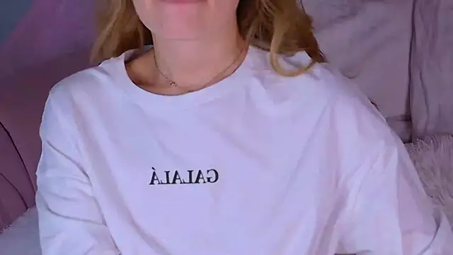 BeatriceEsmont online show from 11, 10, 2025