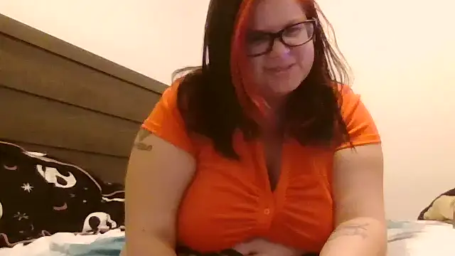 HoneyBear19 online show from 2, 11, 2025