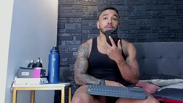 Snapshot of bruno_miller_ chatting on 3, 11, 2025 bruno miller online show from 3, 11, 2025