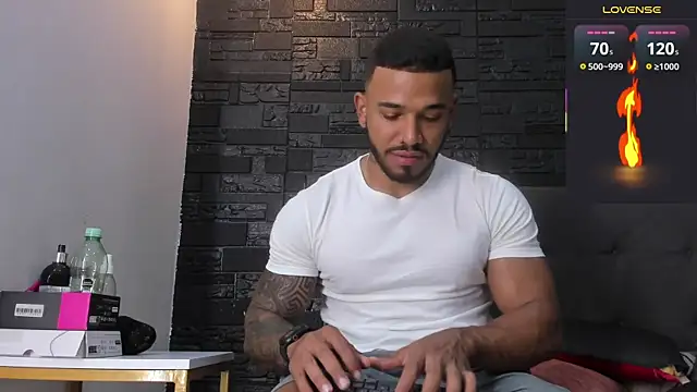 Snapshot of bruno_miller_ chatting on 21, 10, 2025 bruno miller online show from 21, 10, 2025