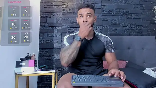 Snapshot of bruno_miller_ chatting on 20, 11, 2025 bruno miller online show from 20, 11, 2025