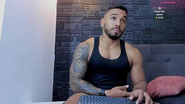 Snapshot of bruno_miller_ chatting on 15, 11, 2025 bruno miller online show from 15, 11, 2025