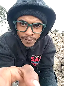 Bigote Big0357 online show from 27, 11, 2025