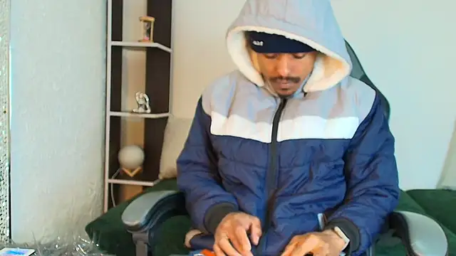 Bigote Big0357 online show from 12, 9, 2025