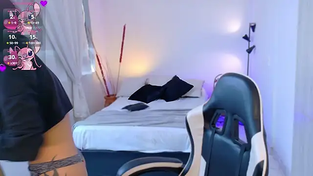 AnabelWolf online show from 30, 10, 2025