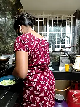 Tamil Shalini Lustyy online show from 19, 12, 2025