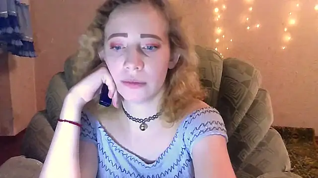 Snapshot of MelxMellie chatting on 5, 2, 2025 MelxMellie online show from 5, 2, 2025