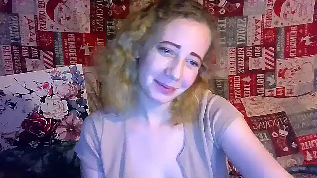 Snapshot of MelxMellie chatting on 12, 3, 2025 MelxMellie online show from 12, 3, 2025