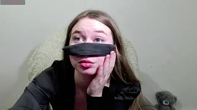 Snapshot of Mikki5P chatting on 11, 1, 2025 Mikki5P online show from 11, 1, 2025