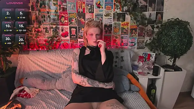 Snapshot of Simona_Rain chatting on 14, 9, 2025 Simona Rain online show from 14, 9, 2025