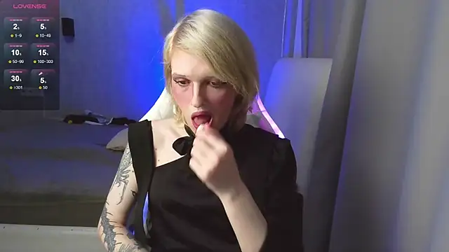 Snapshot of Simona_Rain chatting on 11, 9, 2025 Simona Rain online show from 11, 9, 2025