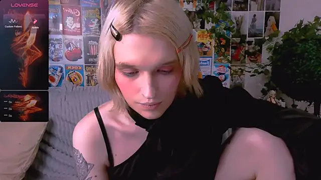 Snapshot of Simona_Rain chatting on 15, 11, 2025 Simona Rain online show from 15, 11, 2025