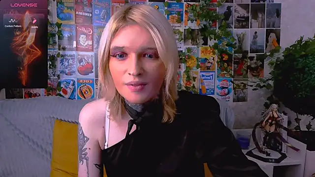 Snapshot of Simona_Rain chatting on 13, 11, 2025 Simona Rain online show from 13, 11, 2025