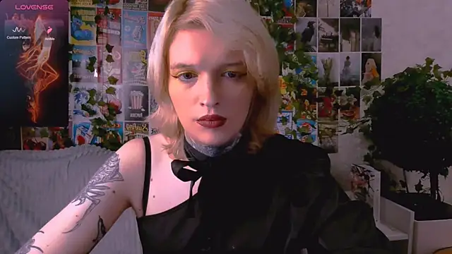 Snapshot of Simona_Rain chatting on 1, 11, 2025 Simona Rain online show from 1, 11, 2025