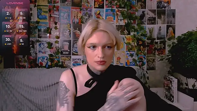 Snapshot of Simona_Rain chatting on 26, 10, 2025 Simona Rain online show from 26, 10, 2025