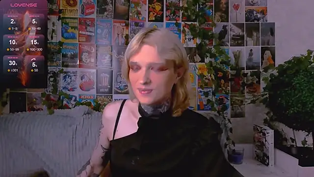 Snapshot of Simona_Rain chatting on 5, 11, 2025 Simona Rain online show from 5, 11, 2025