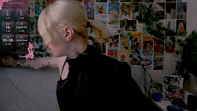 Snapshot of Simona_Rain chatting on 4, 10, 2025 Simona Rain online show from 4, 10, 2025