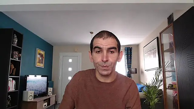 Snapshot of Samir_44200 chatting on 18, 12, 2024 Samir 44200 online show from 18, 12, 2024