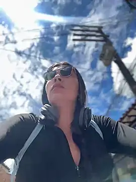 LIZ-06  online show from 2, 4, 2026