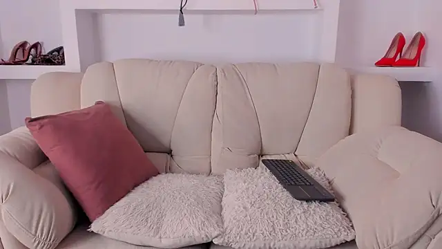 Radiant Naomi online show from 29, 11, 2025