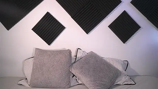 Ambeer Rousess online show from 2, 4, 2026