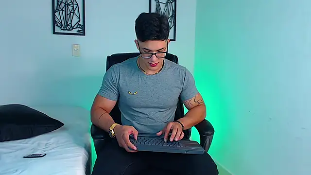 TravisJoplinn online show from 14, 12, 2024