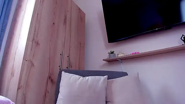 sofiaVelez01 online show from 4, 7, 2026