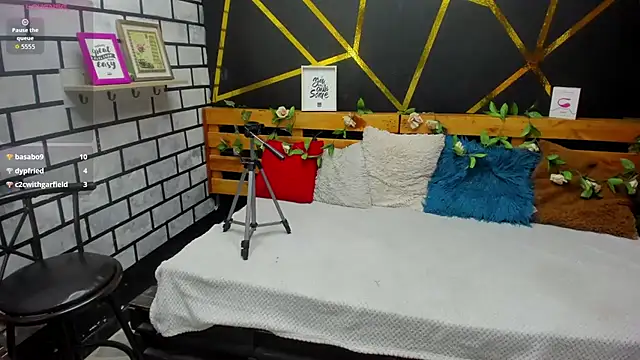 olivia willd online show from 12, 3, 2026