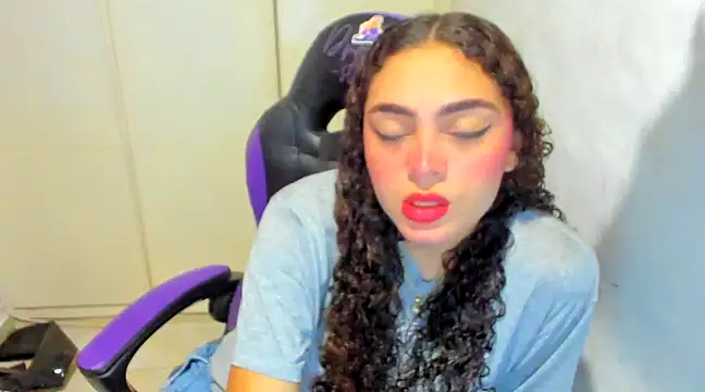 Lily anal squirt  online show from 29, 12, 2024