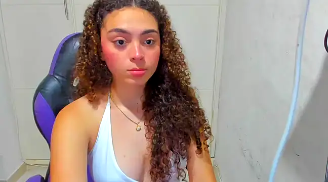 Lily anal squirt  online show from 4, 1, 2025