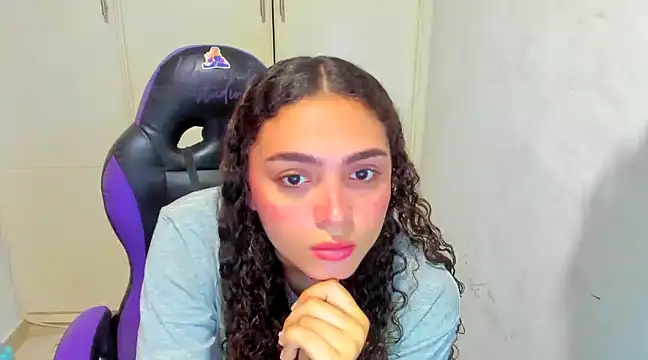 Lily anal squirt  online show from 28, 12, 2024