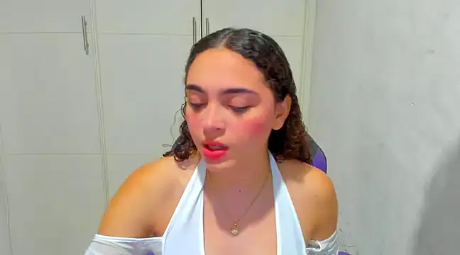 Lily anal squirt  online show from 27, 12, 2024