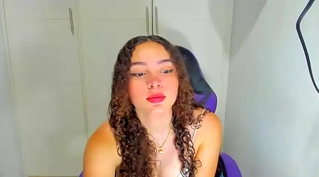 Lily anal squirt  online show from 12, 12, 2024