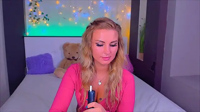  UrLexxly online show from 23, 11, 2025