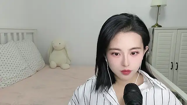 XINXINh online show from 18, 12, 2024