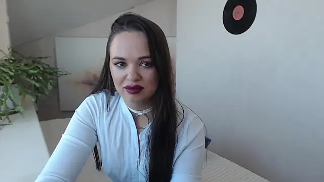 Luxuriouss s online show from 24, 10, 2025