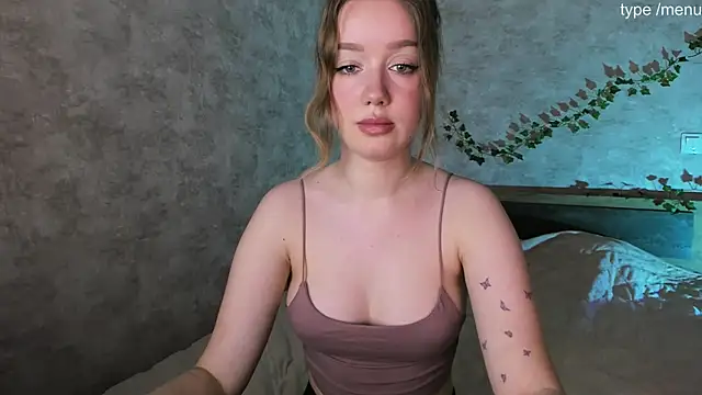Snapshot of cutiemia0 chatting on 3, 2, 2025 cutiemia0 online show from 3, 2, 2025