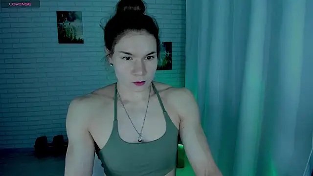 Snapshot of Lisa_Ray chatting on 3, 6, 2026 Lisa Ray online show from 3, 6, 2026