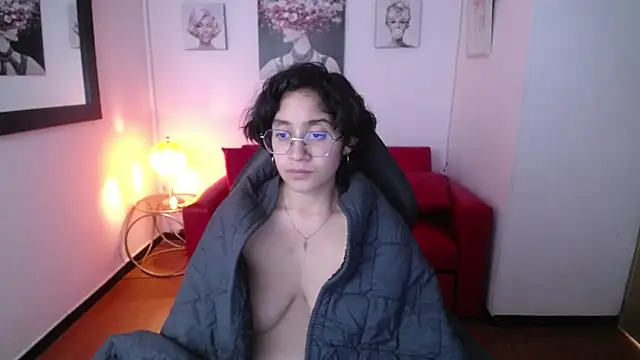Lili Gomez  online show from 12, 2, 2025