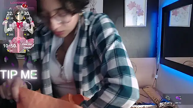 Lili Gomez  online show from 28, 10, 2025