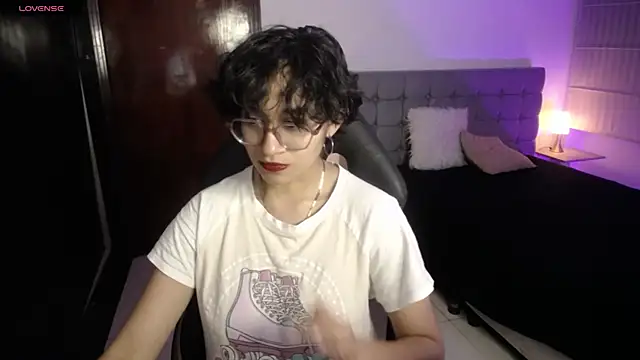 Lili Gomez  online show from 16, 10, 2025