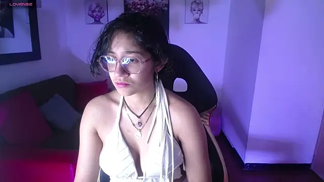 Lili Gomez  online show from 29, 9, 2025