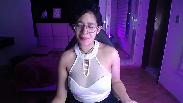 Snapshot of Lili_Gomez_ chatting on 20, 12, 2025 Lili Gomez online show from 20, 12, 2025