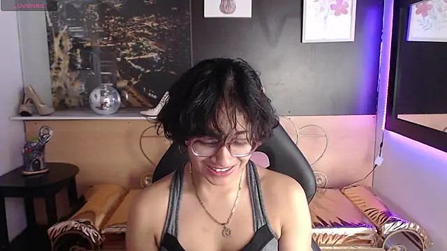 Lili Gomez  online show from 21, 10, 2025