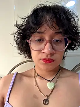 Snapshot of Lili_Gomez_ chatting on 4, 12, 2025 Lili Gomez online show from 4, 12, 2025